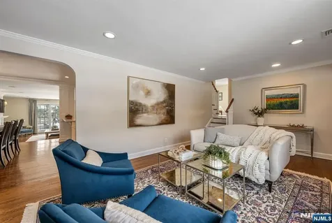 86 Carlton Avenue Ho-ho-kus NJ 07423