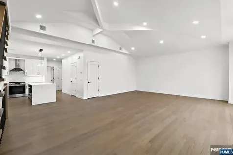 476 Lincoln Avenue Cliffside Park NJ 07010