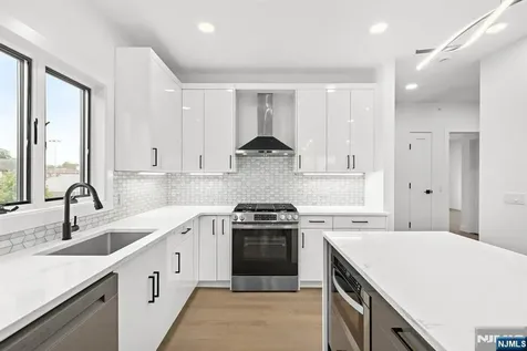 476 Lincoln Avenue Cliffside Park NJ 07010