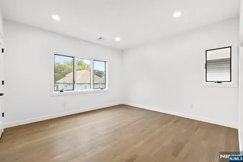 476 Lincoln Avenue Cliffside Park NJ 07010
