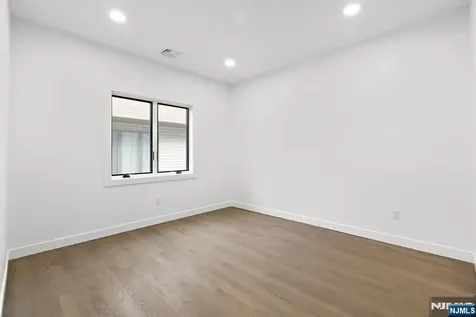 476 Lincoln Avenue Cliffside Park NJ 07010