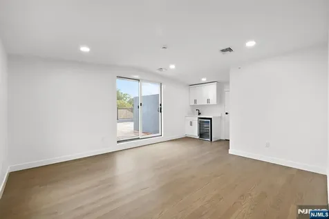 476 Lincoln Avenue Cliffside Park NJ 07010