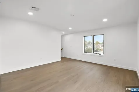 476 Lincoln Avenue Cliffside Park NJ 07010