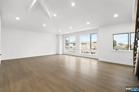 476 Lincoln Avenue Cliffside Park NJ 07010