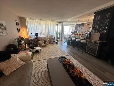 5 Horizon Road Fort Lee NJ 07024