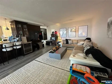5 Horizon Road Fort Lee NJ 07024