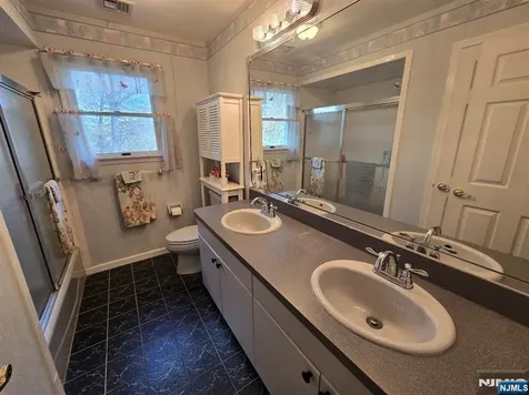 2 Upper Lake Road Jefferson Township NJ 07438