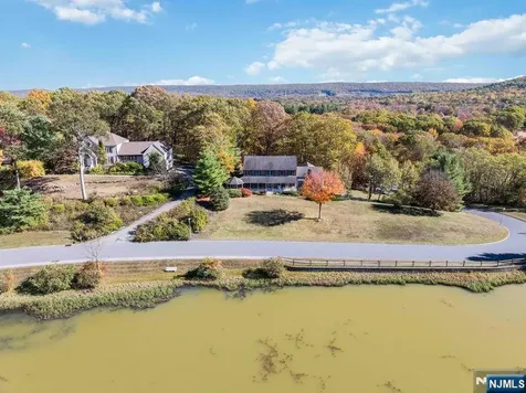 2 Upper Lake Road Jefferson Township NJ 07438