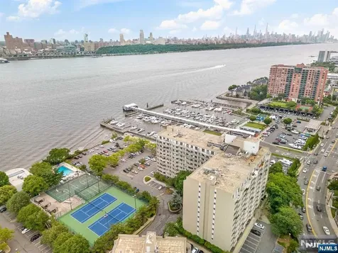 1055 River Road Edgewater NJ 07020