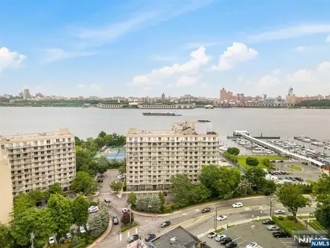 1055 River Road Edgewater NJ 07020