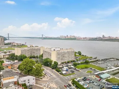 1055 River Road Edgewater NJ 07020