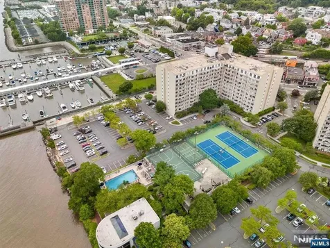 1055 River Road Edgewater NJ 07020