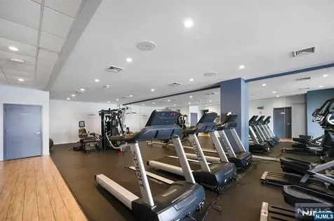 1055 River Road Edgewater NJ 07020