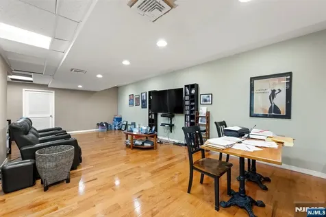 107 Hamilton Trail Totowa NJ 07512