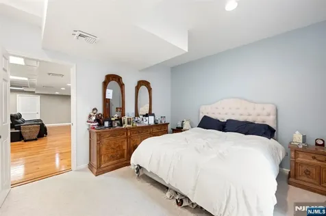 107 Hamilton Trail Totowa NJ 07512