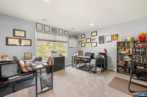 107 Hamilton Trail Totowa NJ 07512