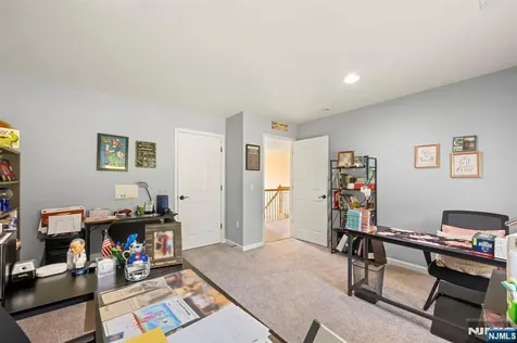 107 Hamilton Trail Totowa NJ 07512