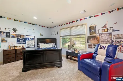107 Hamilton Trail Totowa NJ 07512