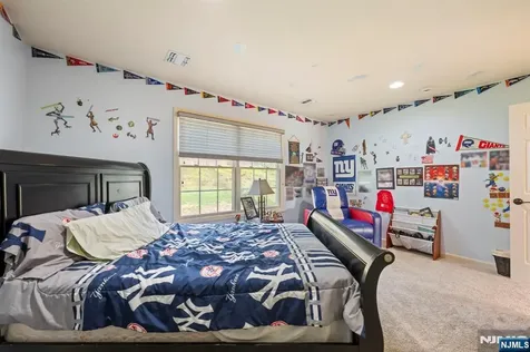 107 Hamilton Trail Totowa NJ 07512