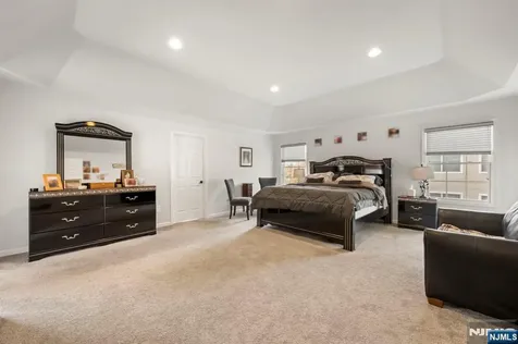 107 Hamilton Trail Totowa NJ 07512