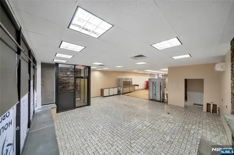 824 Broad Avenue Ridgefield NJ 07657