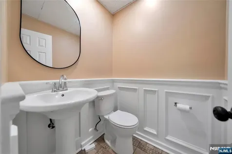 824 Broad Avenue Ridgefield NJ 07657