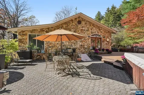 59 Old Stone Church Road Upper Saddle River NJ 07458