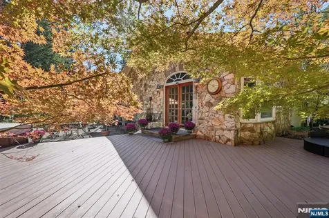 59 Old Stone Church Road Upper Saddle River NJ 07458