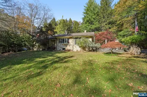 59 Old Stone Church Road Upper Saddle River NJ 07458