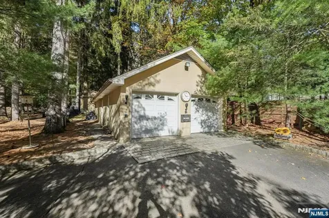 59 Old Stone Church Road Upper Saddle River NJ 07458