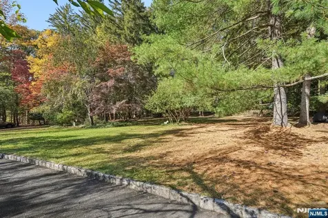 59 Old Stone Church Road Upper Saddle River NJ 07458
