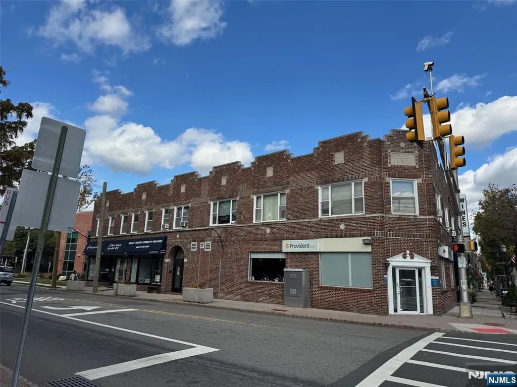 271 Fort Lee Road Leonia NJ 07605