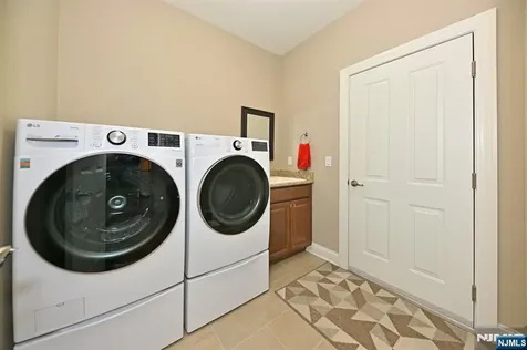 207 Ell Road Hillsdale NJ 07642