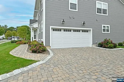207 Ell Road Hillsdale NJ 07642