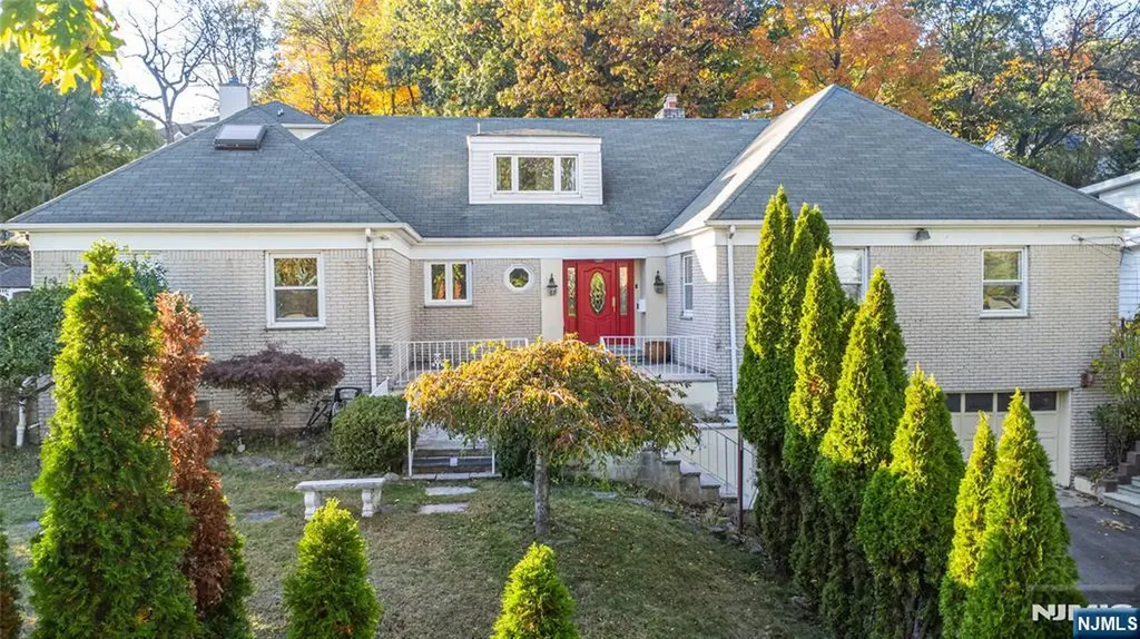 11 Mountain Way West Orange NJ 07052