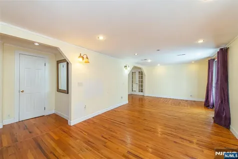 11 Mountain Way West Orange NJ 07052