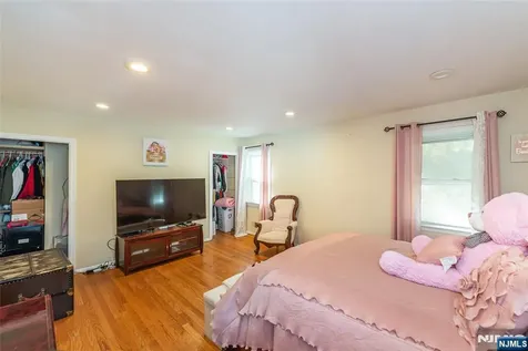 11 Mountain Way West Orange NJ 07052