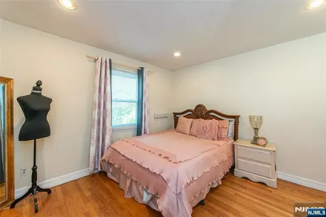 11 Mountain Way West Orange NJ 07052