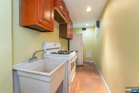 11 Mountain Way West Orange NJ 07052