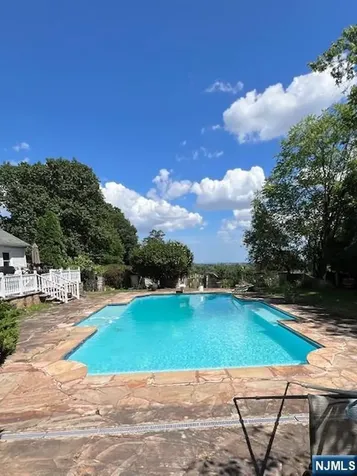 11 Mountain Way West Orange NJ 07052