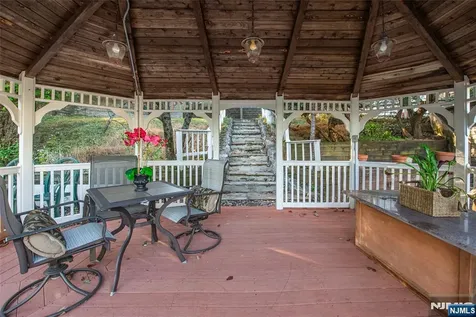 11 Mountain Way West Orange NJ 07052