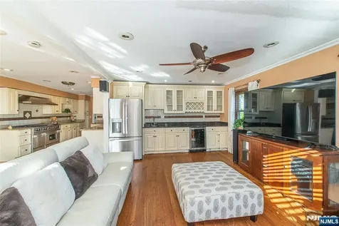 11 Mountain Way West Orange NJ 07052