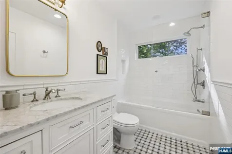 45 Lowell Road Glen Rock NJ 07452