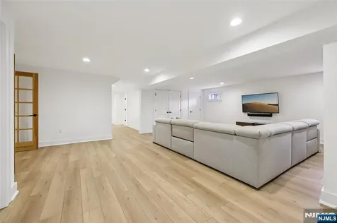 45 Lowell Road Glen Rock NJ 07452