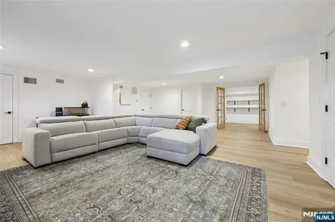 45 Lowell Road Glen Rock NJ 07452