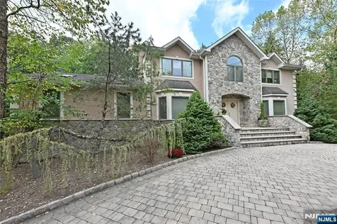 191 Cherry Lane Airmont NY 10952