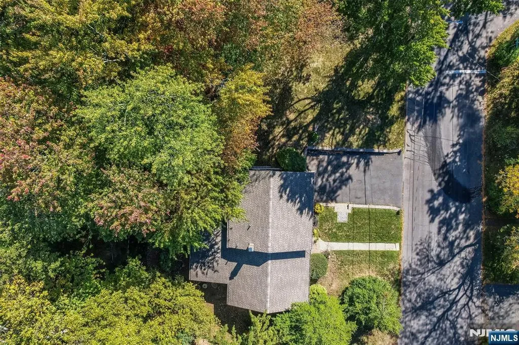 72 Glenwood Avenue Demarest NJ 07627