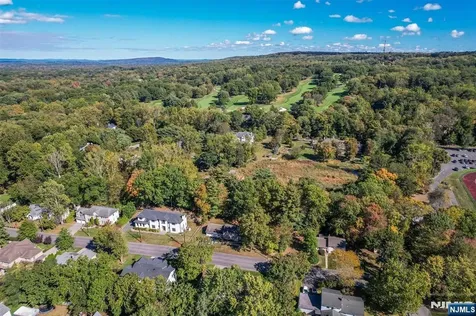 72 Glenwood Avenue Demarest NJ 07627
