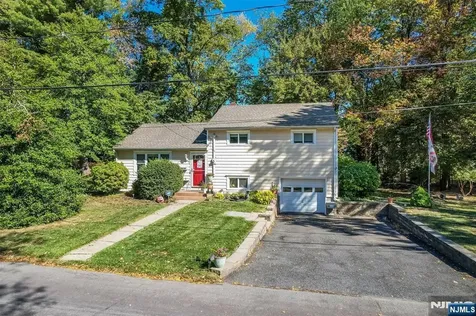 72 Glenwood Avenue Demarest NJ 07627