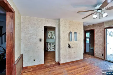 164 Clay Avenue Roselle Park NJ 07204